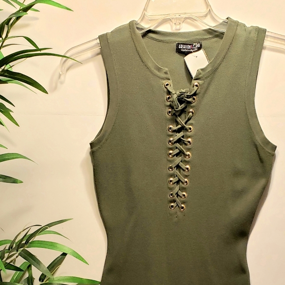 Dress - Picture 1 of 2